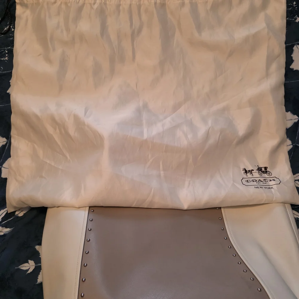 Coach Tan and Cream Women's Tote Bag - Picture 5 of 12